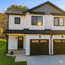 Building Photo - 909 Ac Little Dr