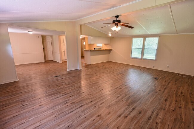 Building Photo - 10680 Mahan Dr