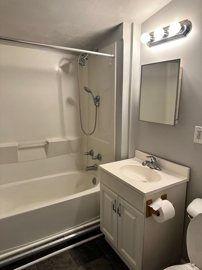 Building Photo - 1005 Charles St