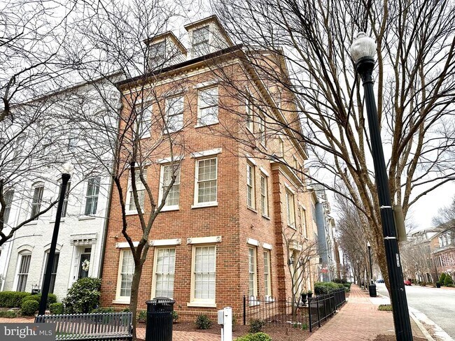 Building Photo - 1834 Potomac Greens Dr