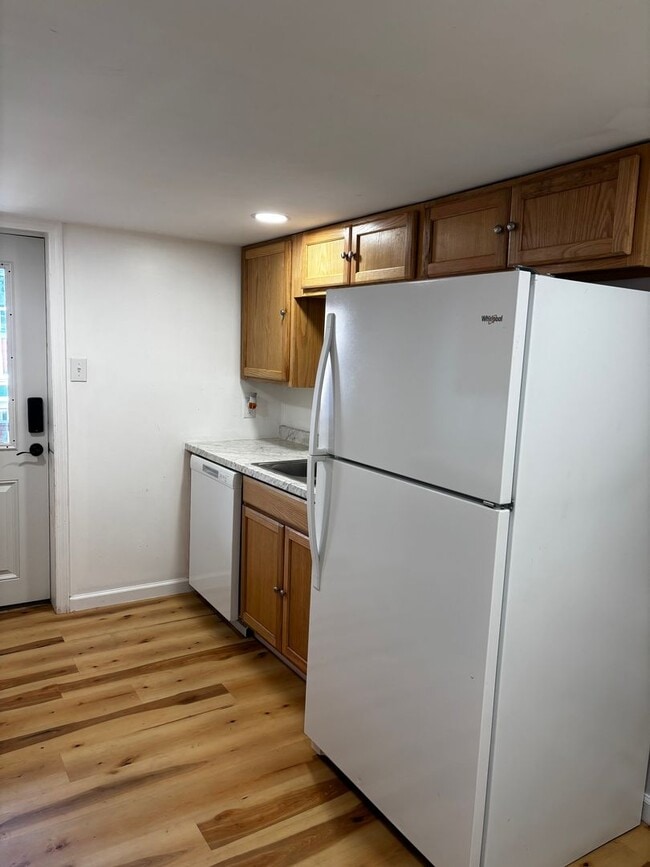 Building Photo - 69 E Louther St