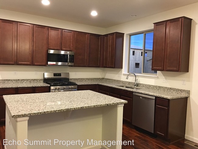 Building Photo - 12240 Idalia Pl
