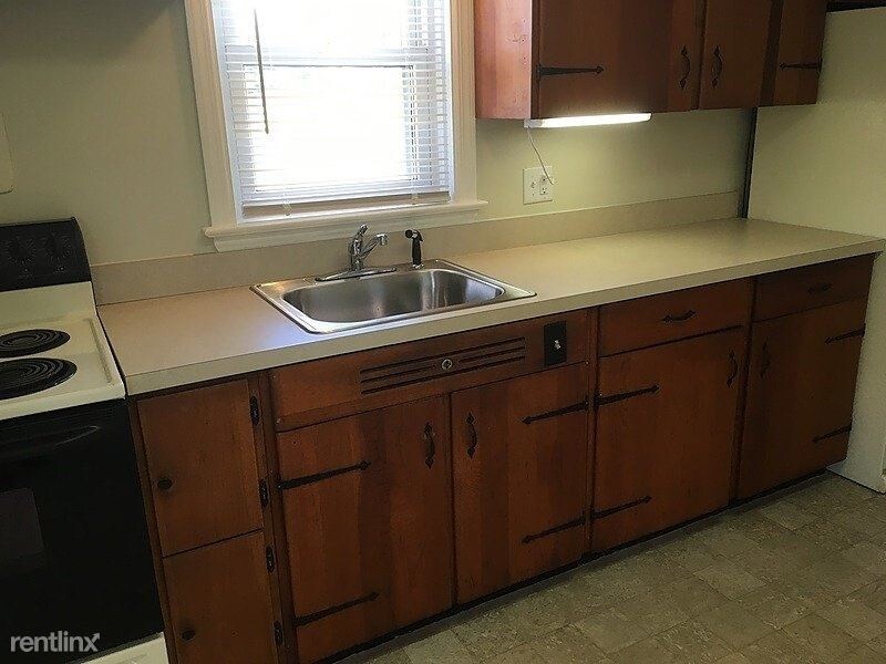 Building Photo - 2 br, 1 bath House - 404 South Pearl Street