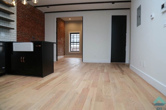 Building Photo - 442 Lorimer St