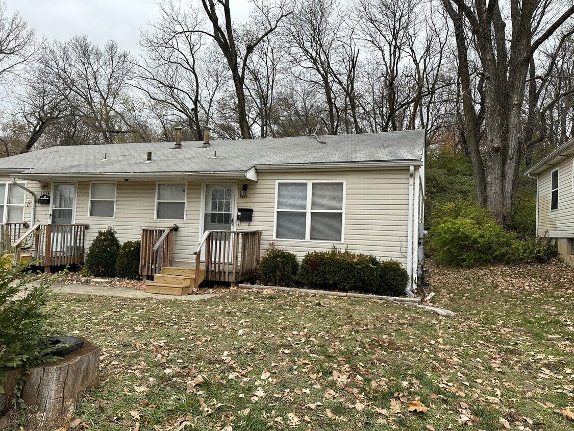 1532 W Waldo Ave, Independence, MO 64050 Townhome Rentals in