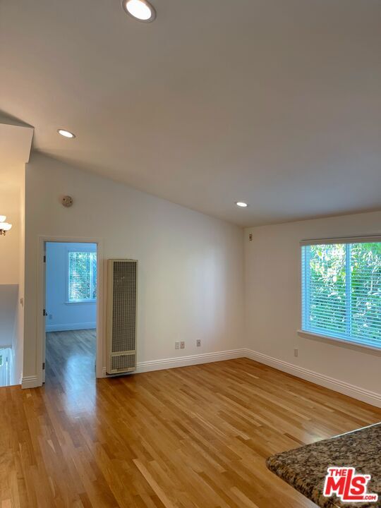 Building Photo - 337 Brooks Ave