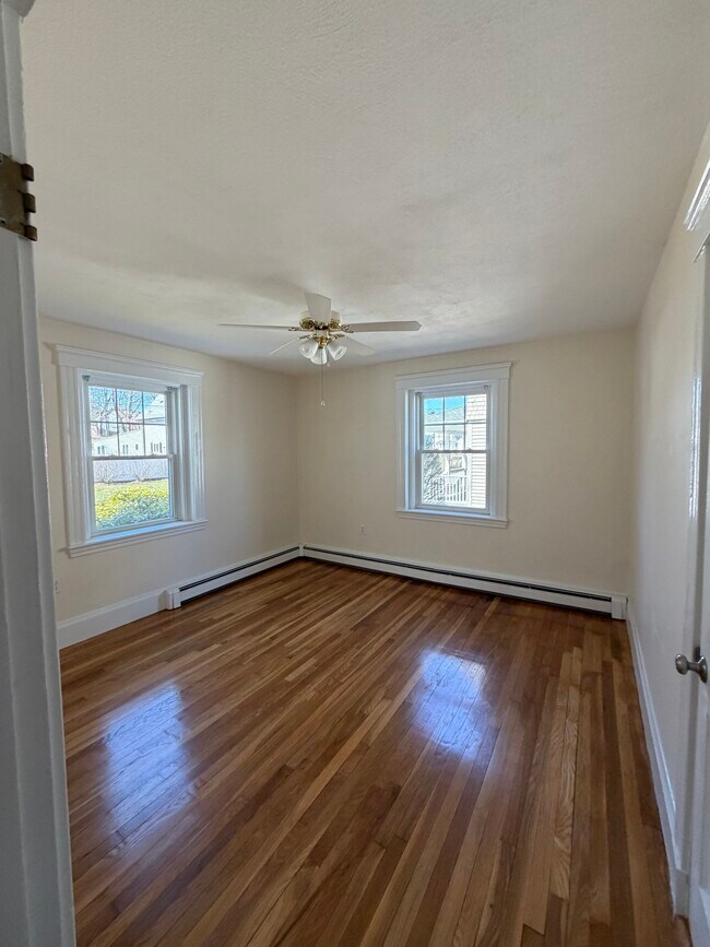 Foto del edificio - 9 Stark Ave