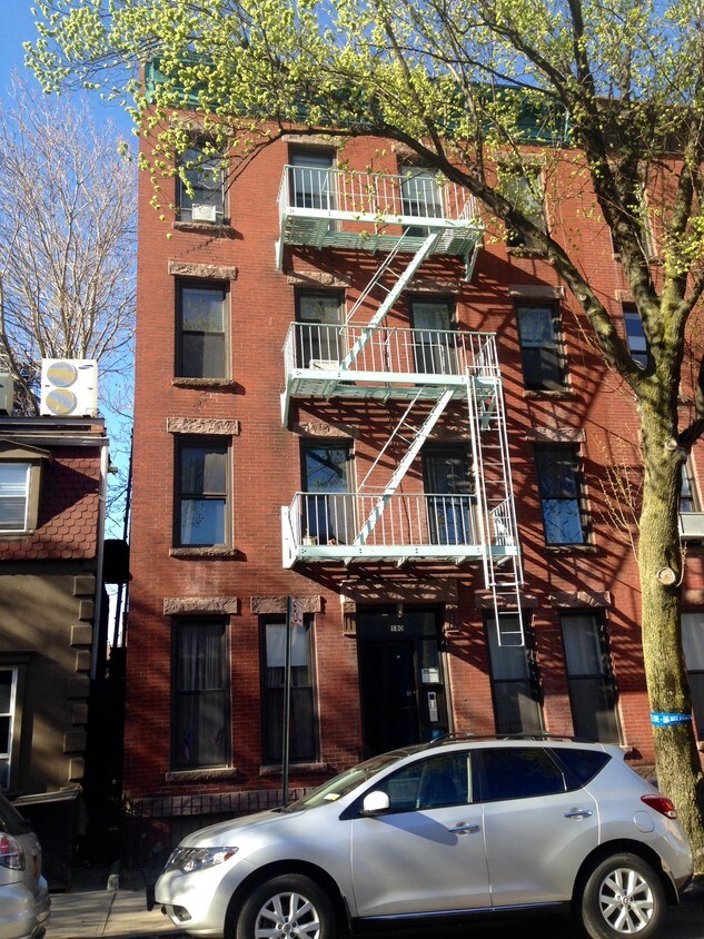 Building Photo - 180 Union St