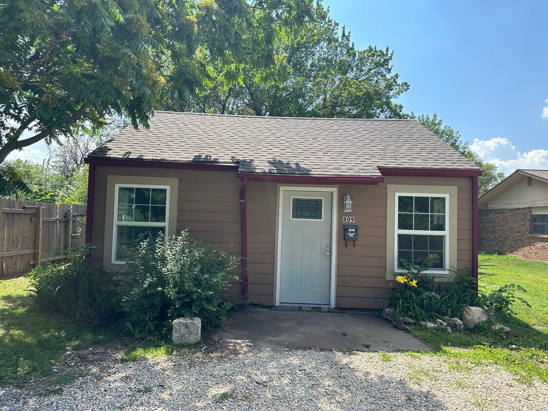 Foto principal - 809 S Bonn St