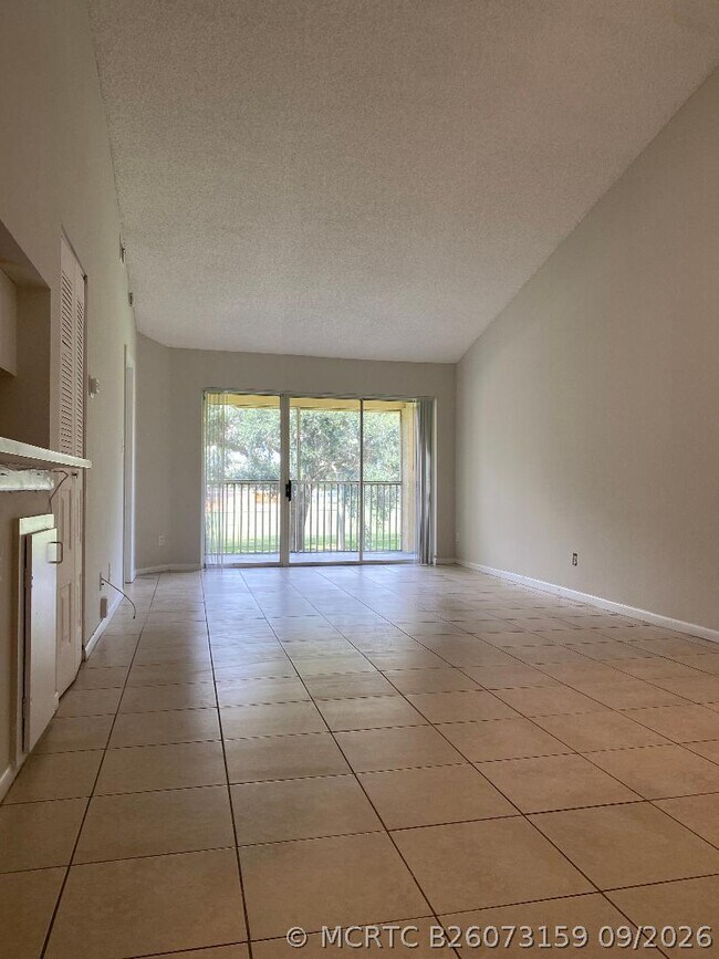 Building Photo - 1095 Coral Club Dr