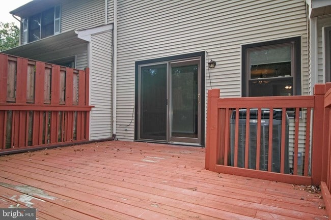 Building Photo - 214 Sulky Way