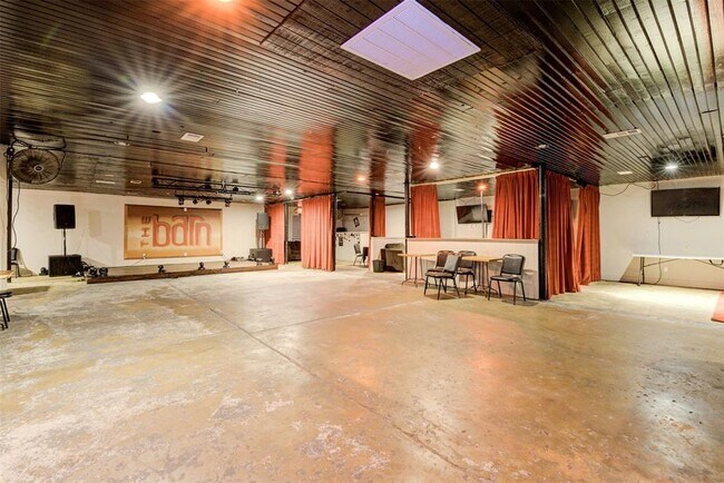 Foto del edificio - 3317 Bennington St