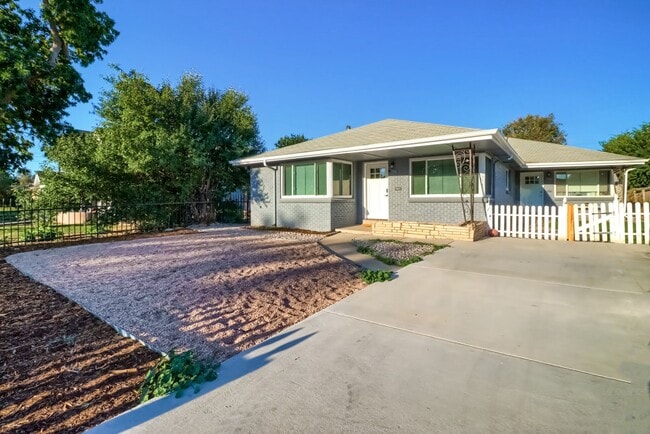 Foto del edificio - 3341 Olive St