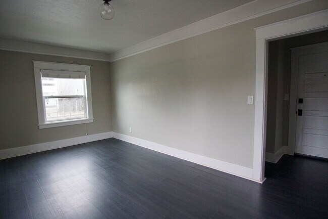 Building Photo - St. Johns Cool-Contemporary Studio Ready S...
