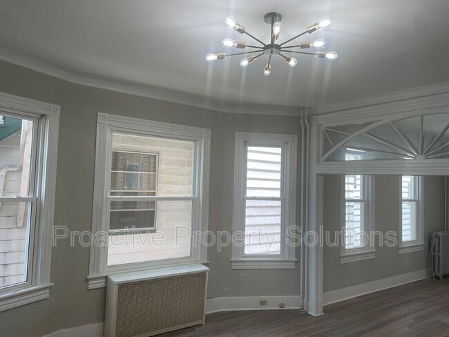 Building Photo - 116 N Lincoln Ave