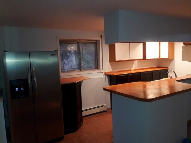 Building Photo - 15 Red Maple Ln