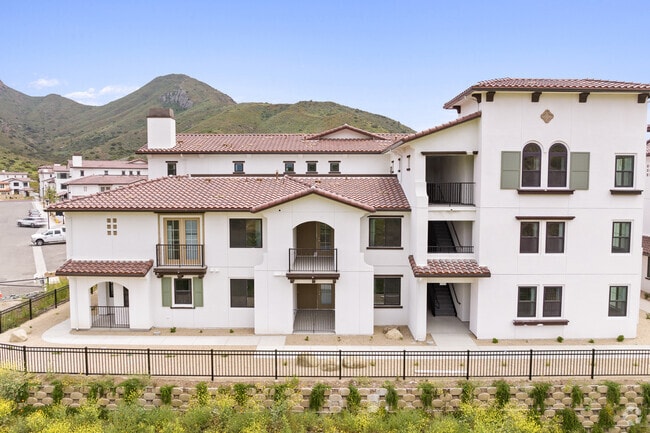 Building Photo - Vintage at Anacapa Canyon