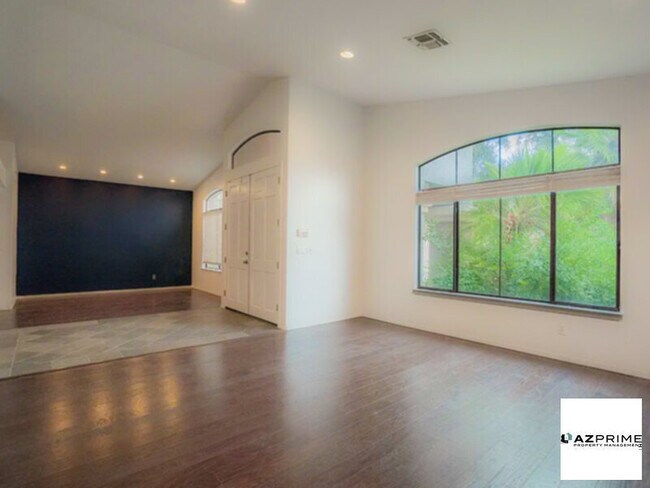 Foto del edificio - Here is the Perfect Scottsdale 4/2.5 Famil...