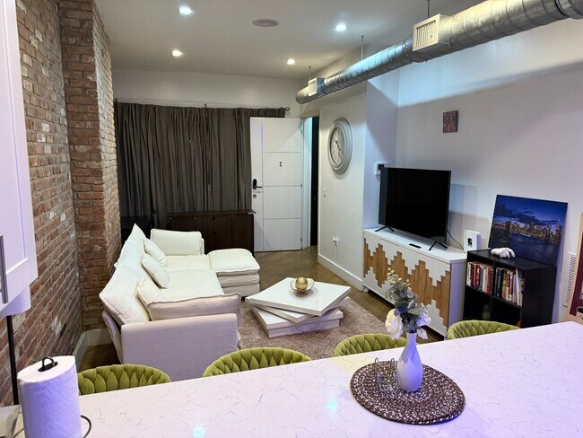 Foto del edificio - 1893 Pacific St