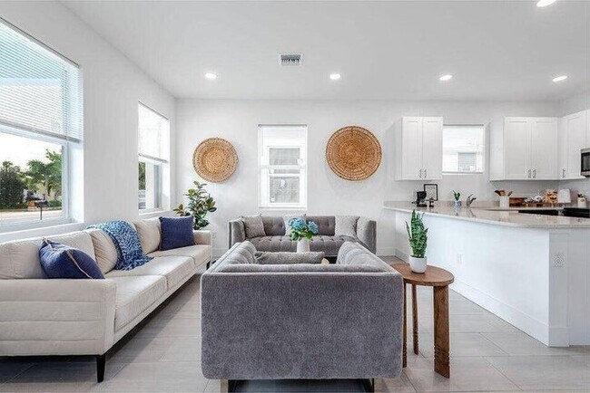 Foto del edificio - 2677 Hiawatha Ave