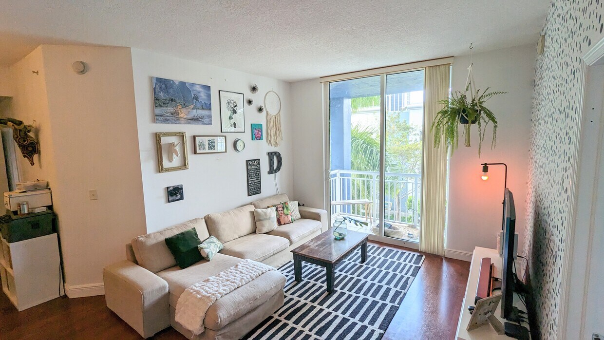 Foto principal - 275 NE 18th St