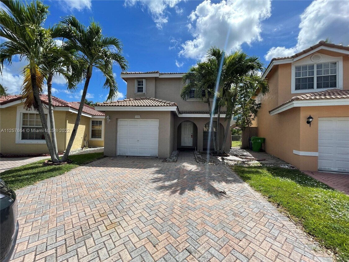 Primary Photo - 5490 NW 92nd Ave