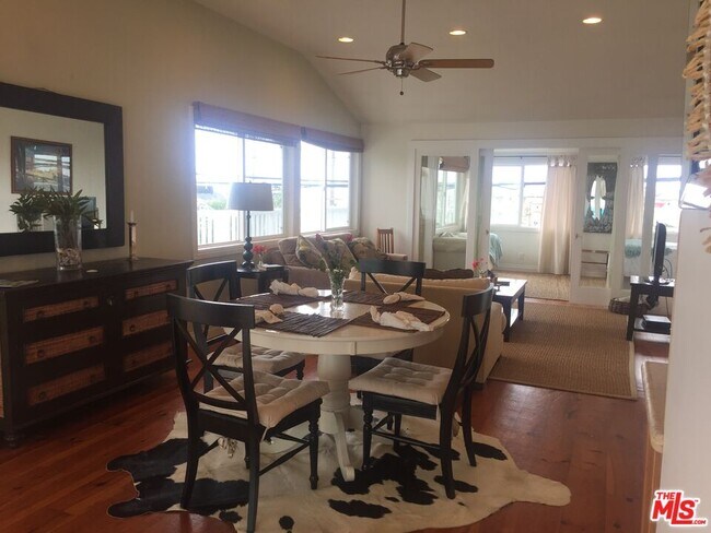 Foto del edificio - 3952 Las Flores Canyon Rd