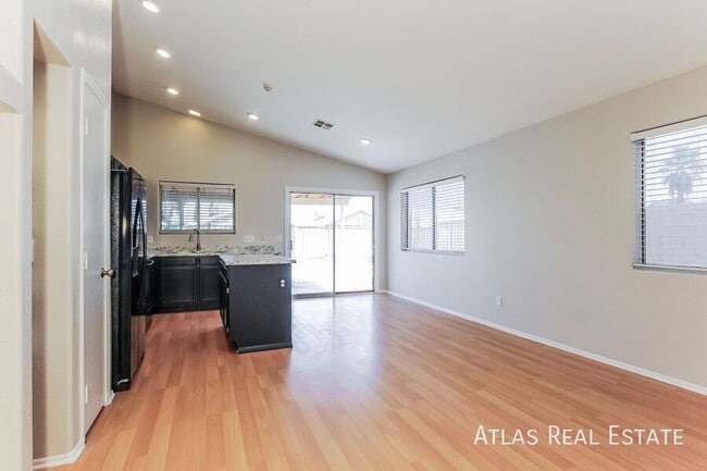 Building Photo - 3106 W Lone Cactus Dr