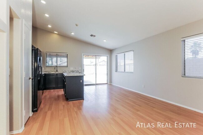 Foto del edificio - 3106 W Lone Cactus Dr