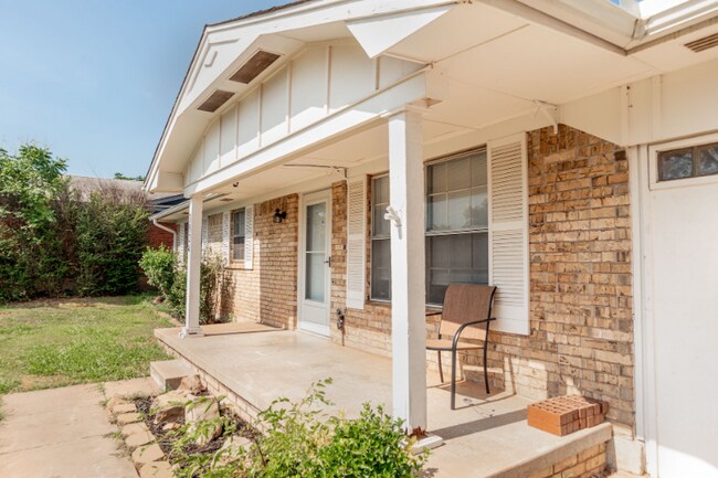Building Photo - 3824 N Airport Ln
