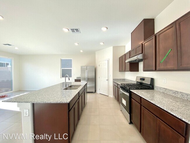 Building Photo - 5 br, 3 bath House - 6975 Bard Ave