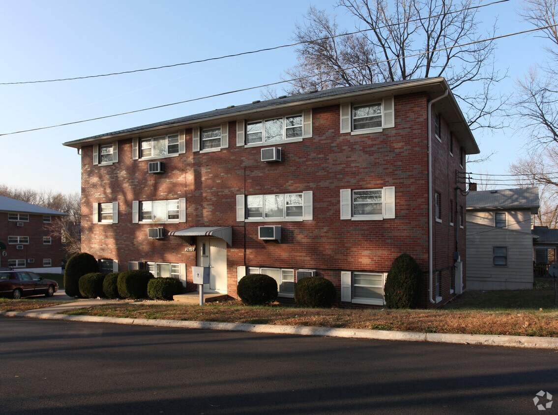 Primary Photo - 2610 W 42nd Ave