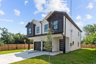 Building Photo - 969 Reverend B J Lewis Dr