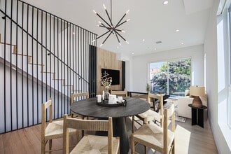 Building Photo - 715 N Gramercy Pl