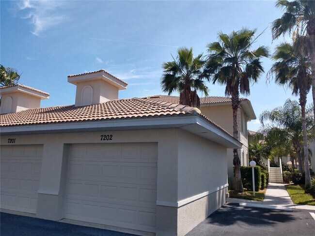 Building Photo - 7202 L Pavia Blvd