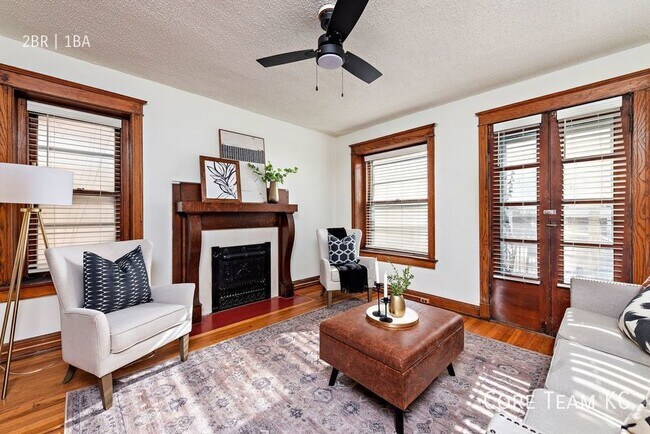 Building Photo - Charming two bedroom!