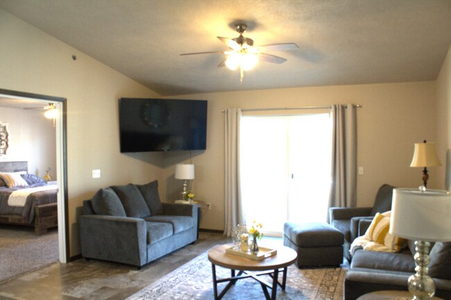 Foto del edificio - 303 Tigerway Pl