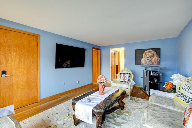 Foto del edificio - 5212 Avery Pl
