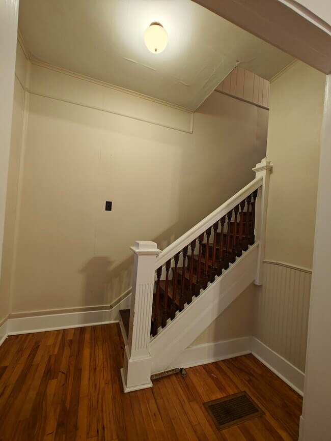 Building Photo - 309 S Shelby St