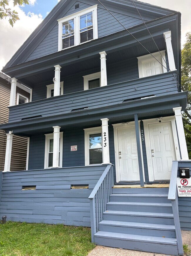 Foto del edificio - 233 Lakeview Ave