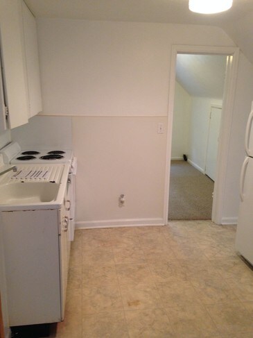kitchen - 827 10th Ave NW