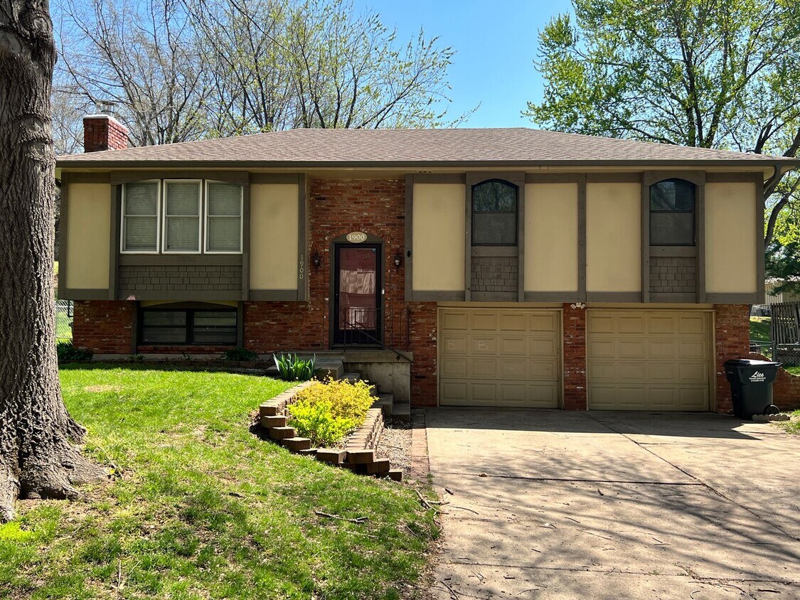 Foto principal - Amazing 3 Bedroom Home!
