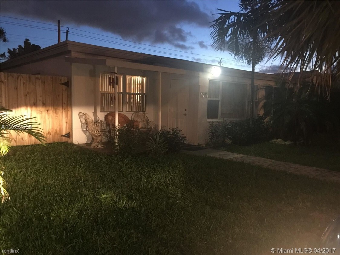 Foto principal - 1474 NE 183rd St