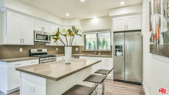 Foto del edificio - 1424 S Bentley Ave