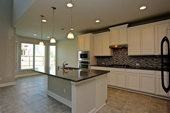 Building Photo - 18615 Magpie Ct