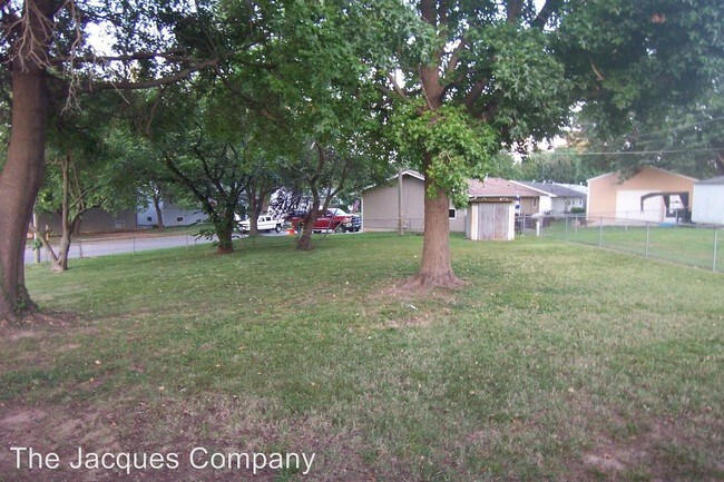 Building Photo - 3 br, 2 bath House - 3044 N. Pierce