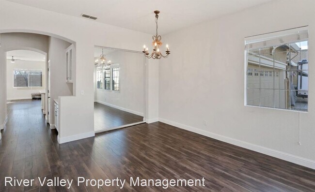 Building Photo - 4 br, 2 bath House - 170 Opus Circle