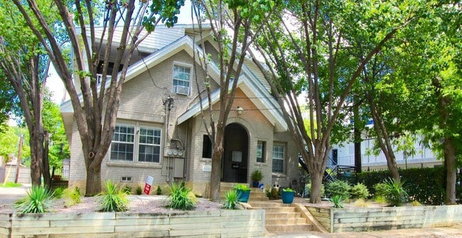 Foto del edificio - 3112 Elizabeth St