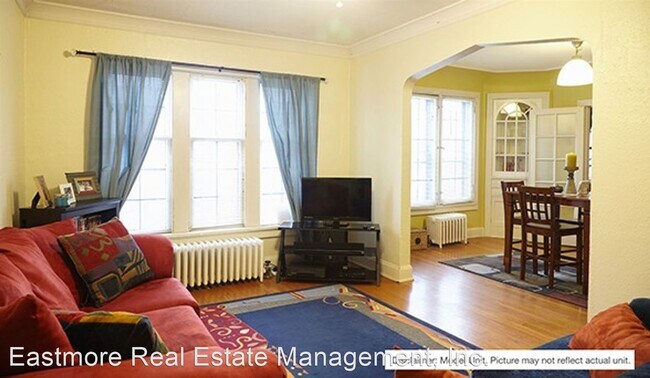 Foto del edificio - 2556 N Murray Ave