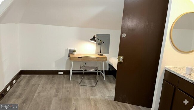 Foto del edificio - 4635 Leiper St